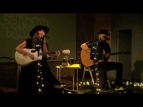 Видео: Обними Кита - Феникс