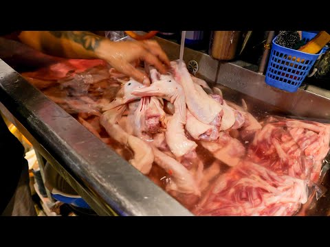Видео: Производство в течение 13 часов, Тушеная голова утки, Крылья, Язык - Тайваньская еда
