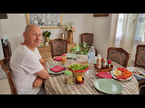 Видео: Франция без фильтров: обед и уборка у свекрови, кредит сына и забота о муже