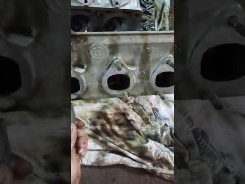 Видео: Бмв Е30 М10B18i Разница головы карбюратор и инжектор