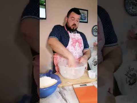 Видео: Приготвяне на домашен хляб с квас (част 1)