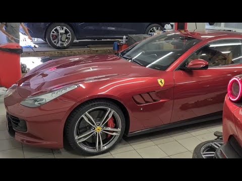 Видео: Семейный Ferrari Lusso: все, к чему прикасается Феррари становится золотом...