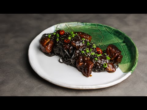 Видео: СВИНИНА ПО-КИТАЙСЬКИ РЕЦЕПТ | Як приготувати свинину по китайськи ВДОМА ПРОСТО та СМАЧНО