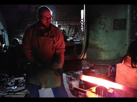 Видео: Мастерская "Дом Кузнеца". Немного о пневмомолоте.