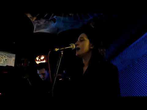 Видео: Чужие Окна - Зови меня во сне @ Debaser, Санкт-Петербург, 30.10.2025