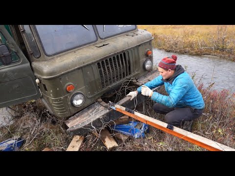 Видео: Говорили с кунгом лучше. Спасение ГАЗ-66 из болота. Роковая ошибка-2
