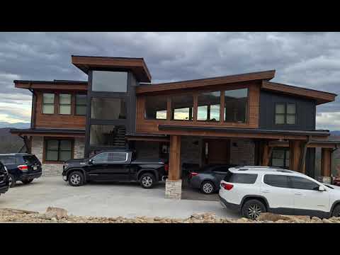 Видео: Гостиницы из дерева в горах  - штат Теннесси,  обзор по улице, гуляю и Рассматриваю - красиво уютно!