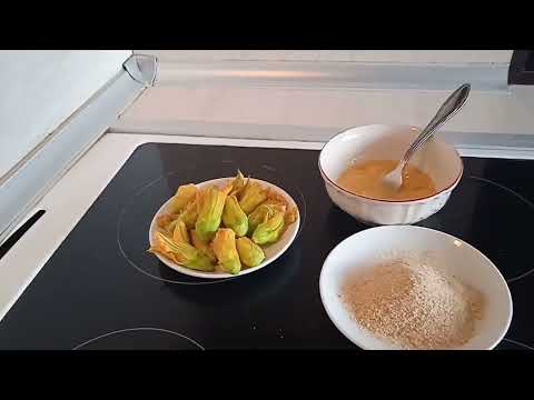 Видео: Паниран цвят от тиква. Breaded pumpkin blossom.