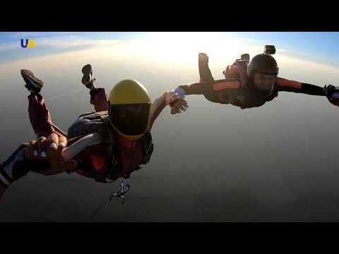 Видео: Парашютный спорт | Ровесник