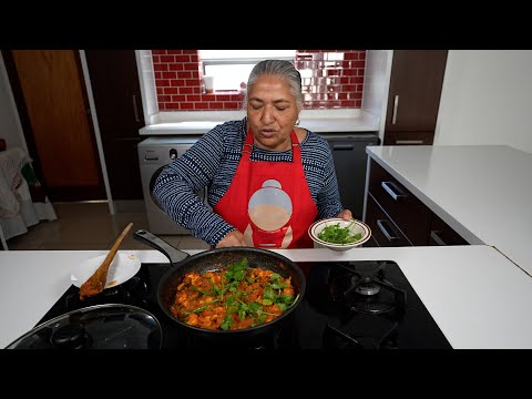 Видео: Готовим острый чатни с креветочным соусом — любимое всеми блюдо (если у вас нет аллергии)!