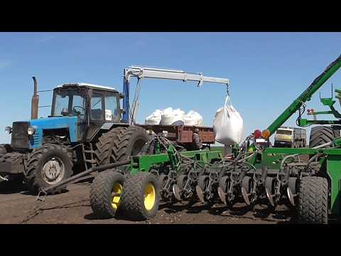 Видео: Сокращение времени загрузки посевного комплекса Джон Дир 1890 с помощью СНТ-1