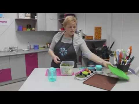 Видео: Зеленый рулет. Силиконовый противень Tupperware