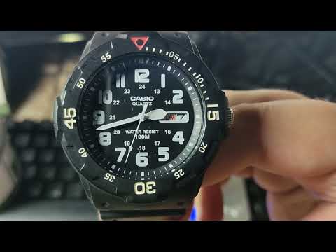 Видео: Распаковка кварцевых наручных часов Casio MRW-200H-1BVDF