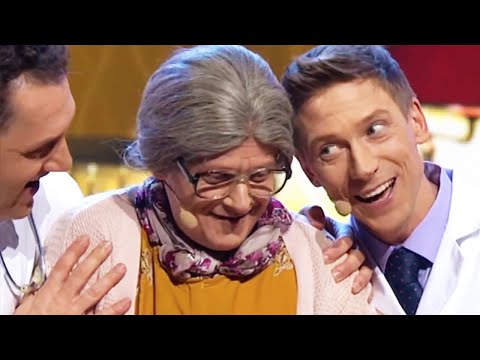 Видео: ТРЯХНУЛА СТАРИНОЙ! Два врача НАПОМНИЛИ бабке что такое молодость! Тест на психику и приколы 2021