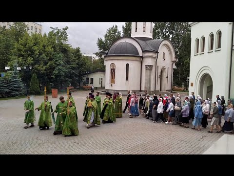 Видео: Крестный ход в день обретения мощей преподобного Сергия Радонежского. Москва