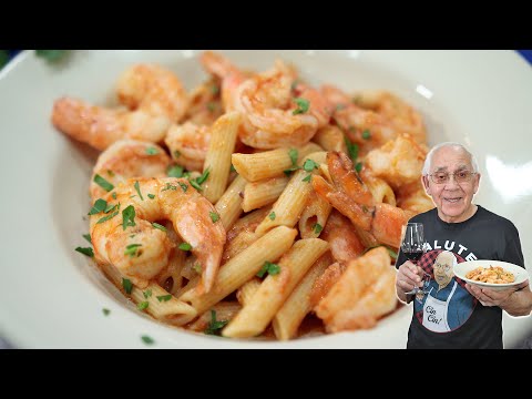 Видео: Пенне с креветками и водкой