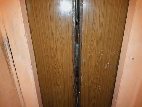 Видео: 438) Лифт глазами простого пассажира: мелькание этажей в зазоре дверей кабины.