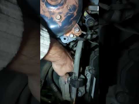 Видео: Вольво s40 Volvo замена правой подушки двигателя вибрация по кузову на холостых как снять подушку