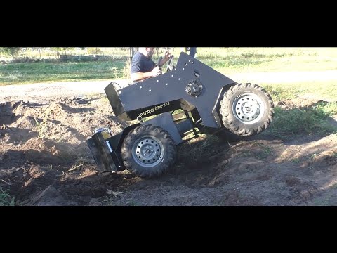Видео: Работа экскаваторной рукояти на Helper 300 Pro U