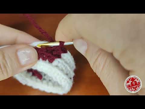 Видео: Жаккард крючком по кругу столбиками без накида за заднюю стенку петли