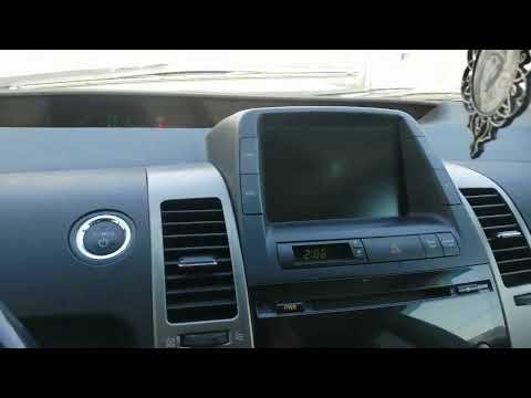 Видео: Снятие монитора и магнитолы Тойота приус 20