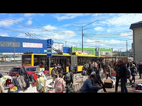 Видео: Барахолка радует покупками и продажами.