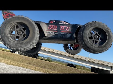 Видео: Эта радиоуправляемая машина — супергерой!!!!! Невероятно!🤯💥😱😱😱😱😱😱🏆