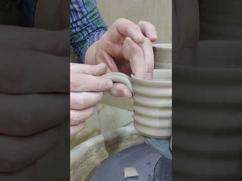 Видео: Как сделать ручки к кружке двумя способами