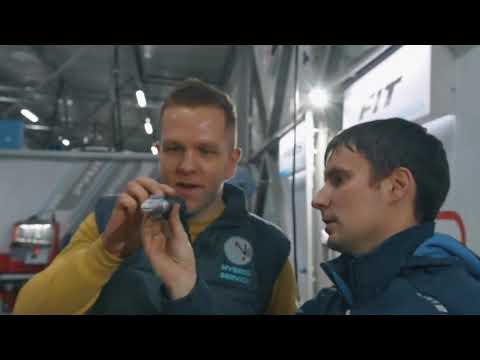 Видео: ❌НЕ ПОКУПАЙ ГИБРИД❌ Toyota Aqua - разбираем ДВС, снимаем батарею.🛠 Цена обслуживания и запчастей😱