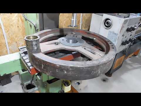 Видео: Расточка маховика пресс подборщика "киргизстан".