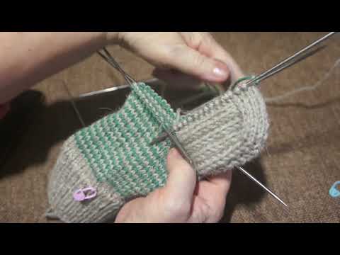 Видео: Повторим набор петель по пятке и переход на стопу .