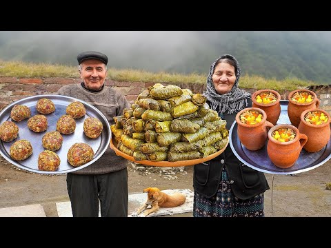 Видео: Готовим Традиционные Фрикадельки, Фаршированные Виноградные Листья и Баранью Ногу в Деревне!
