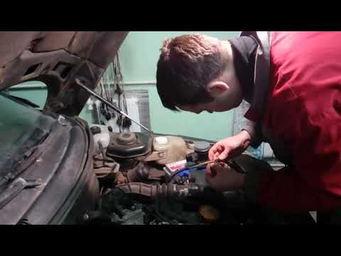 Видео: ВАЗ 2112 проблемы с холостым ходом. То сама газует, то глохнет.