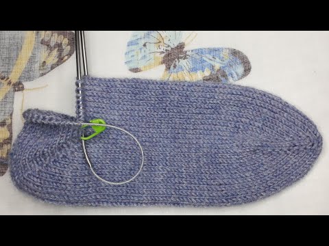 Видео: Носки от мыска с пяткой бумеранг. Вязание спицами. Boomerang toe socks