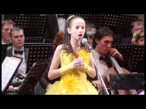 Видео: "Аве Мария" Весь зал плакал. Вика 11 лет