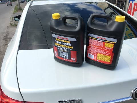 Видео: Super Long Life Coolant Toyota camry 50 замена антифриза розовый