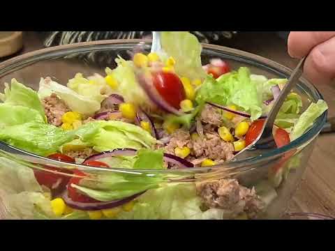 Видео: Салат Айсберг с тунцом