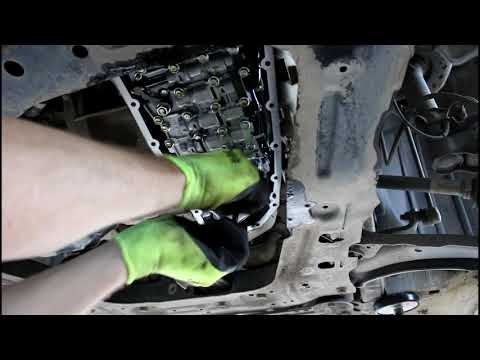 Видео: Замена фильтров и масла в вариаторе на Nissan Qashqai 2,0 4WD Ниссан Кашкай 2009