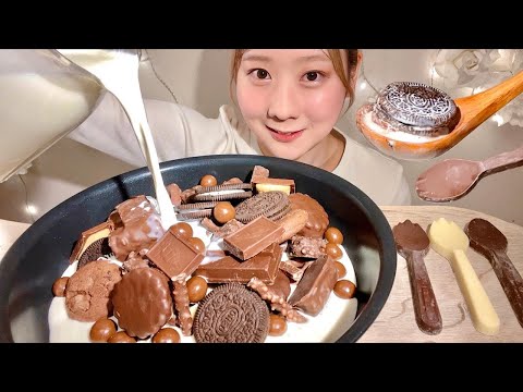 Видео: ASMR Японские шоколадные сладости × Тёплые сливки 【русские субтитры】【Mukbang/ Eating Sounds】