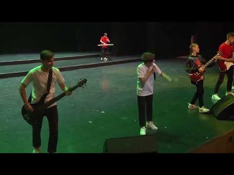 Видео: "Мир не прост"  - группа Робинзон