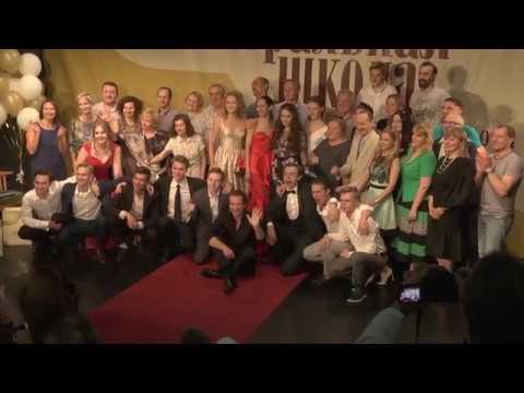 Видео: Вручение дипломов выпускникам Школы Олега Табакова 2018 года