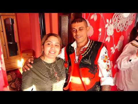 Видео: ღ Коледарска Танцова Група - БАГЕРА ღ 2018