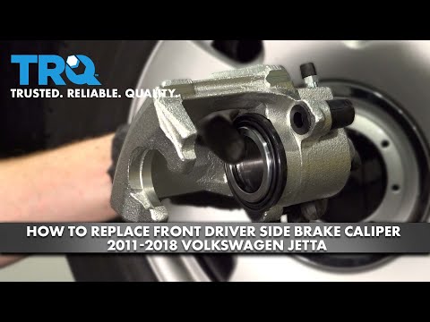 Видео: Как заменить передний тормозной суппорт со стороны водителя на Volkswagen Jetta 2011-2018