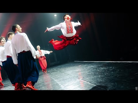 Видео: Танцоры, на которых не действует гравитация
