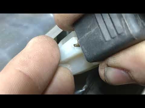 Видео: Пропало питание на датчик скорости нива 21214.