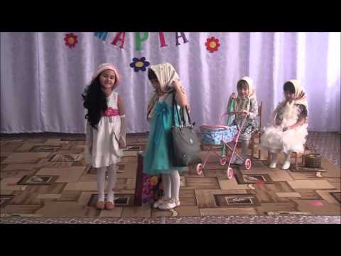 Видео: Сценка "Две бабушки" (средняя группа)