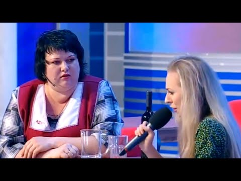 Видео: Пьяная девушка в караоке-баре - КВН Город Пятигорск