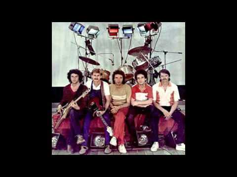 Видео: Земляне - Желтая дорога Live (1984)