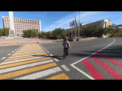 Видео: Алашахана новая аллея с качелями и лавочками