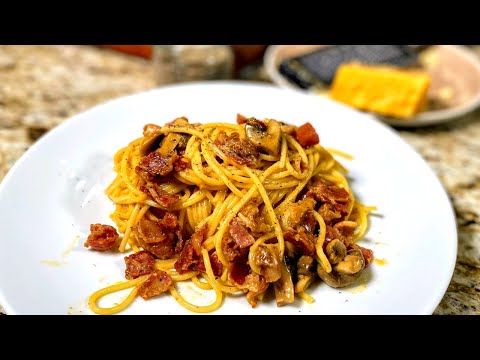 Видео: Паста Карбонара с беконом. Вкусный рецепт итальянской кухни. Как приготовить спагетти с сыром.